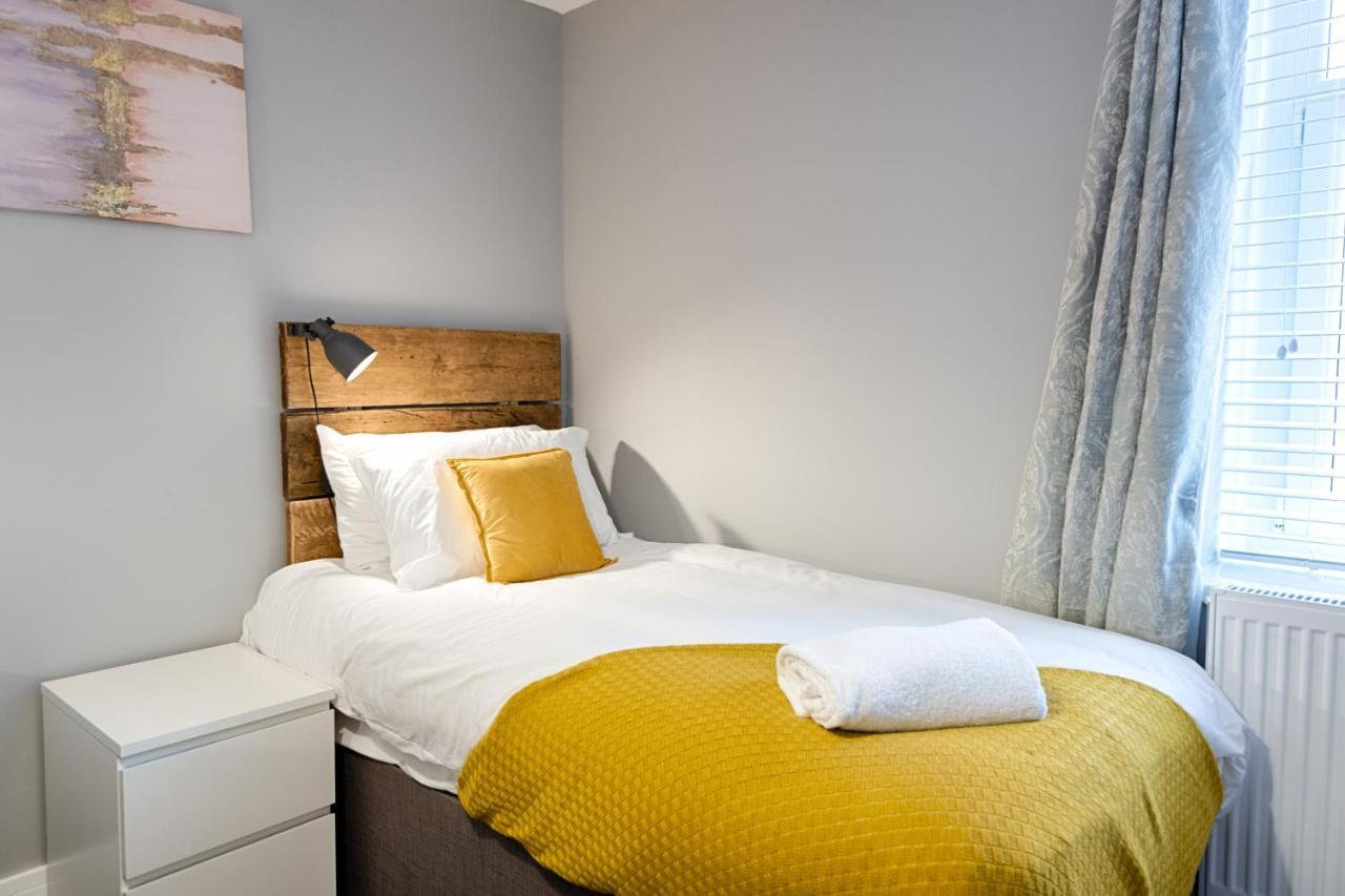3 Rm Studio, Open-Plan Living, Dining, & Kitchen Llanelli Extérieur photo