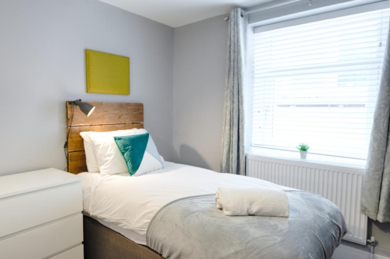 3 Rm Studio, Open-Plan Living, Dining, & Kitchen Llanelli Extérieur photo